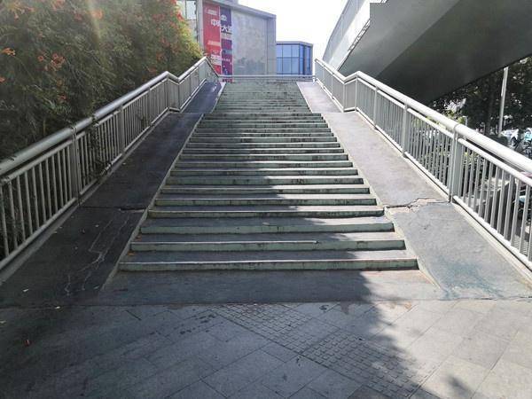 “三最”天桥无障碍！电动车自行车轮椅过街更方便-电动残疾人轮椅哪个品牌好