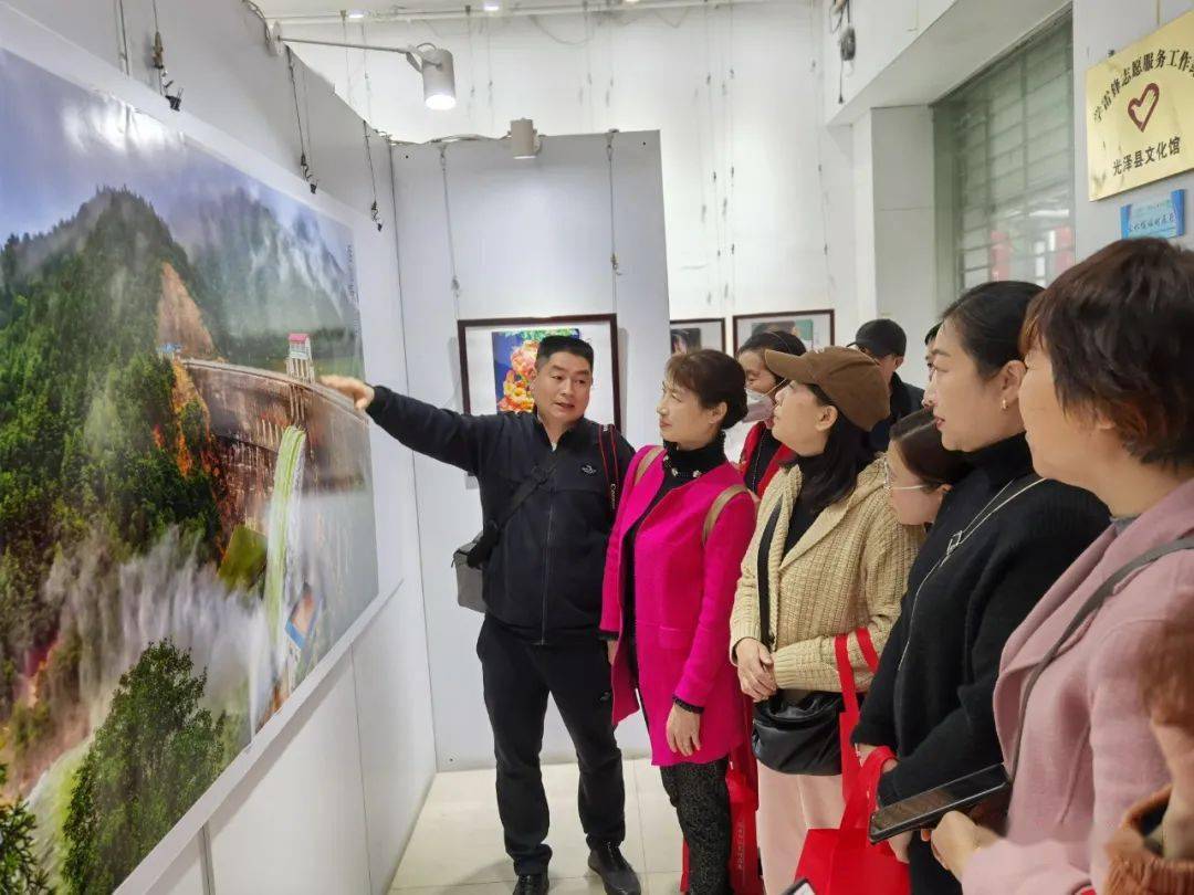 瑛摄伍宗英摄张琴摄李秀兰摄杨福才摄许爱金摄官带容摄高文荣摄李文秀