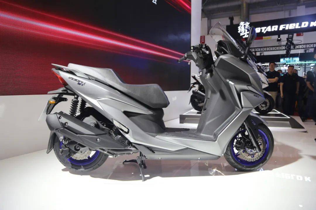 北京摩展 | 光阳"六边形战士"st250全球首发,ak550 premium亮相_方面