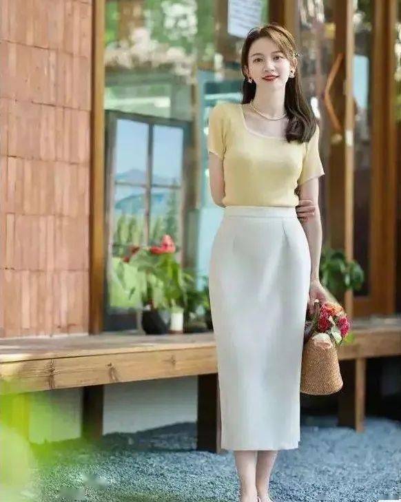 夏天里无法拒绝的优雅轻熟风穿搭,照着穿知性大方有气质_的设计