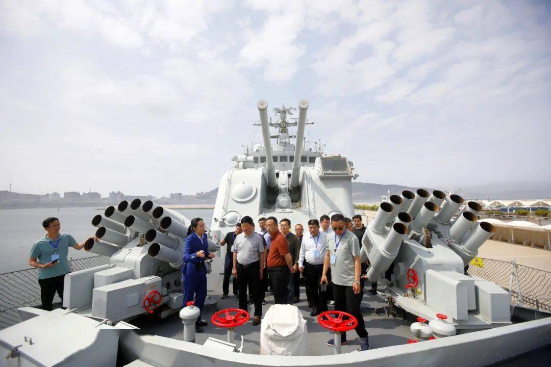2023全国媒体威海采风行丨登退役110导弹驱逐舰,走进火炬八街,感受不