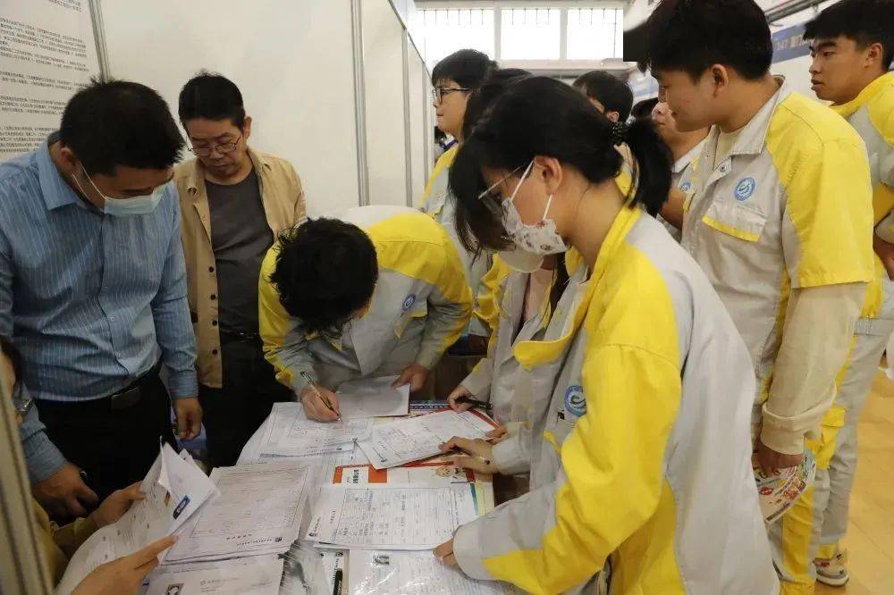 家校互动,竞赛切磋……这场文体艺术节圆满收官→_厦门_活动_家长会