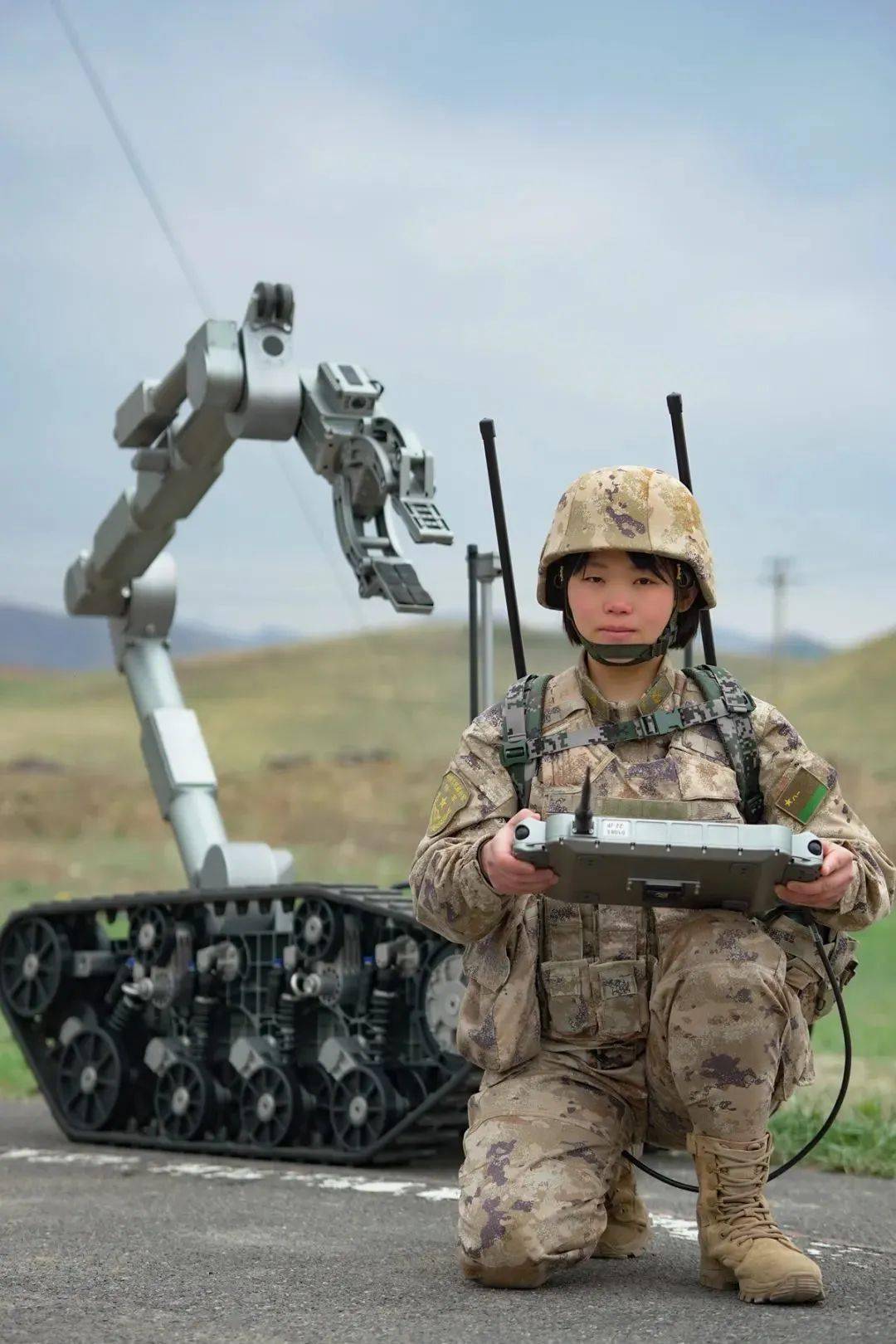 凯04评比竞赛二等奖武警部队优秀政治教员连续2年获得从一名特战队员