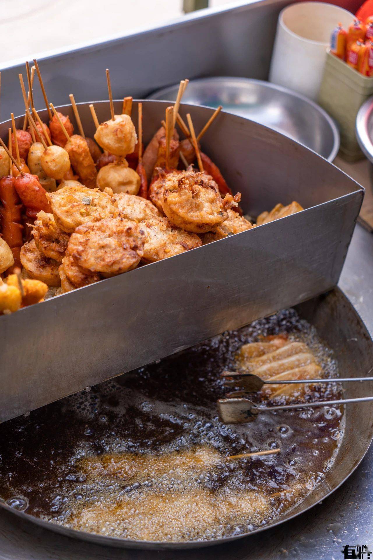 横沥美食 | 日日被"围堵"的炸嘢小推车!_老爷爷_承包_东莞