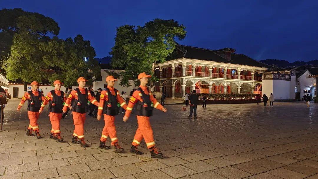 广度 速度 深度丨遵义会址消防站三举措全面提升夜间巡逻服务_游客