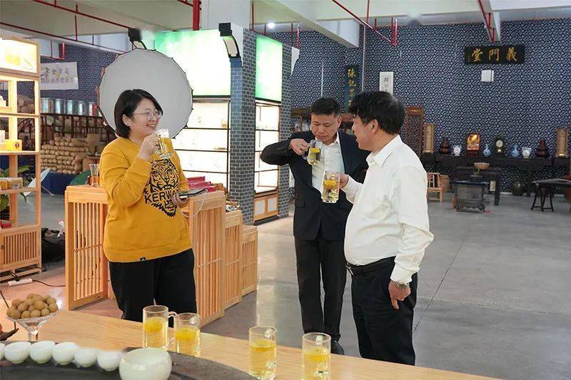 李朴来饶调研指导茶产业工作_发展中心_铅山县_婺源