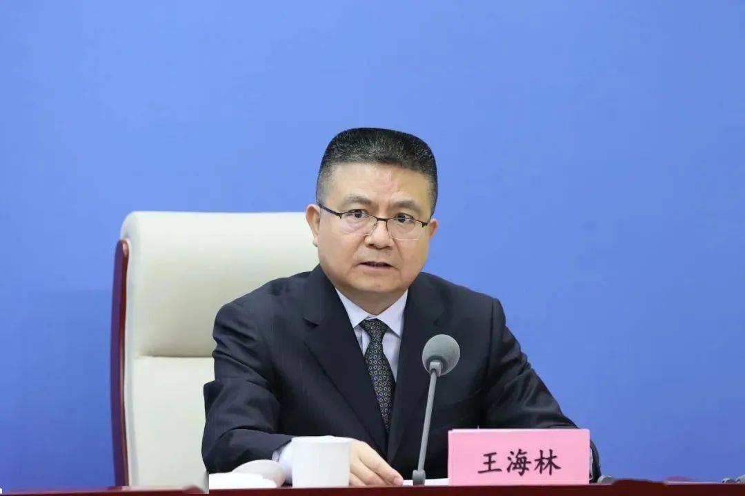 工信部:将研究制定推动中小企业数字化转型综合性政策