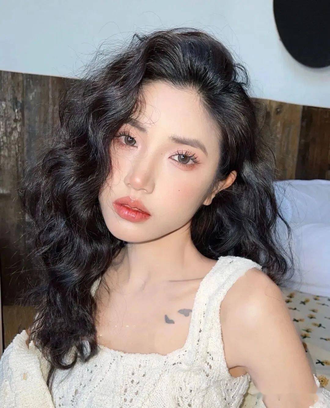 "复古全头烫",软萌好时尚._中国_发型_形象