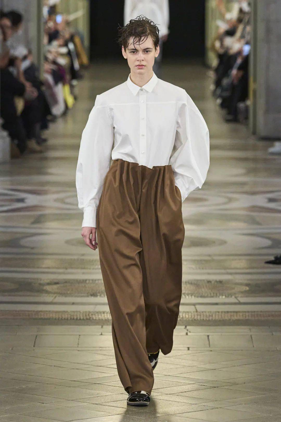 棕色的高级感与身俱来_时尚_气质_同色系