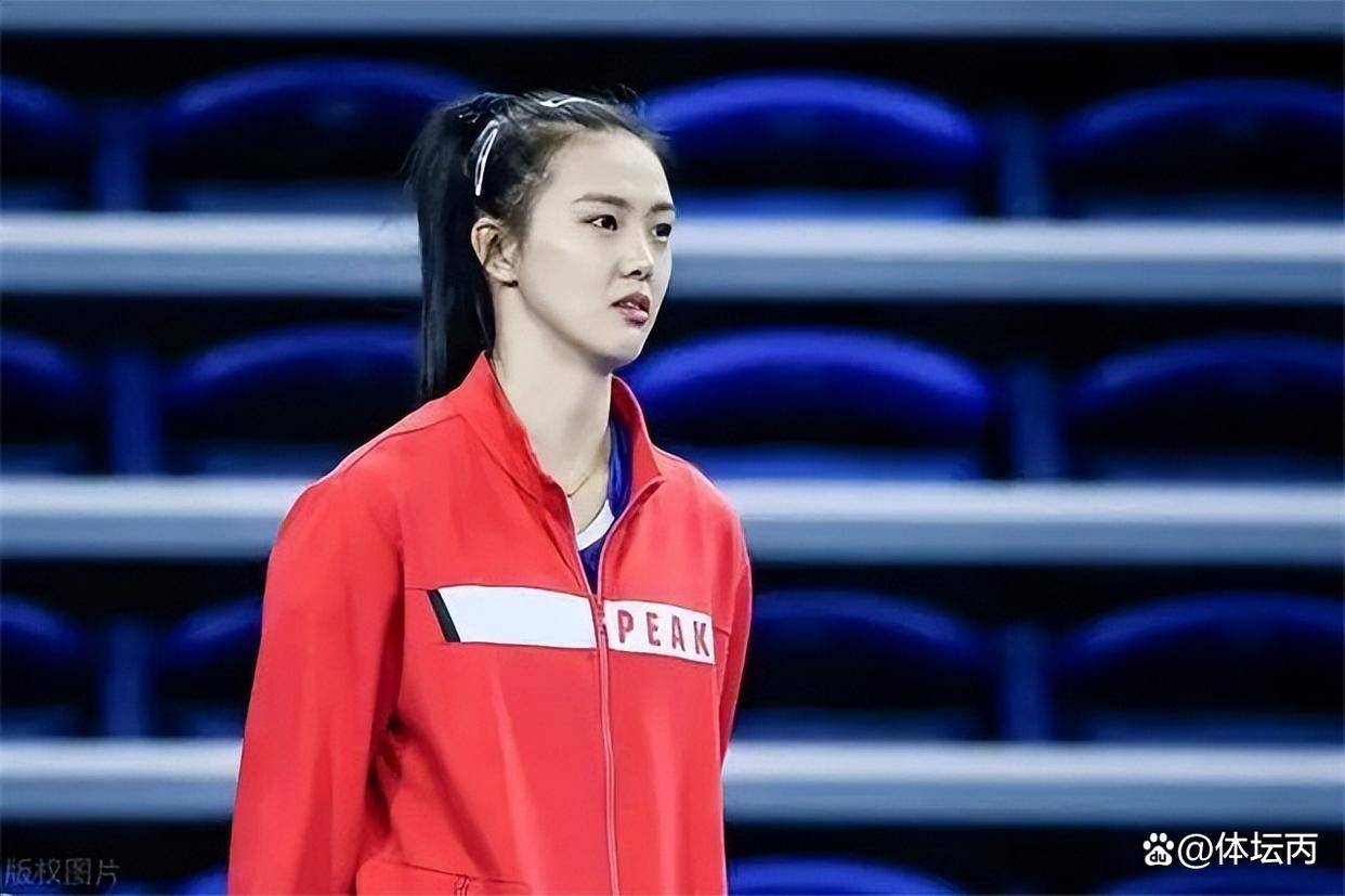 张常宁同样也表现出了极高的天赋,13岁时便能够自如地成为一名沙排
