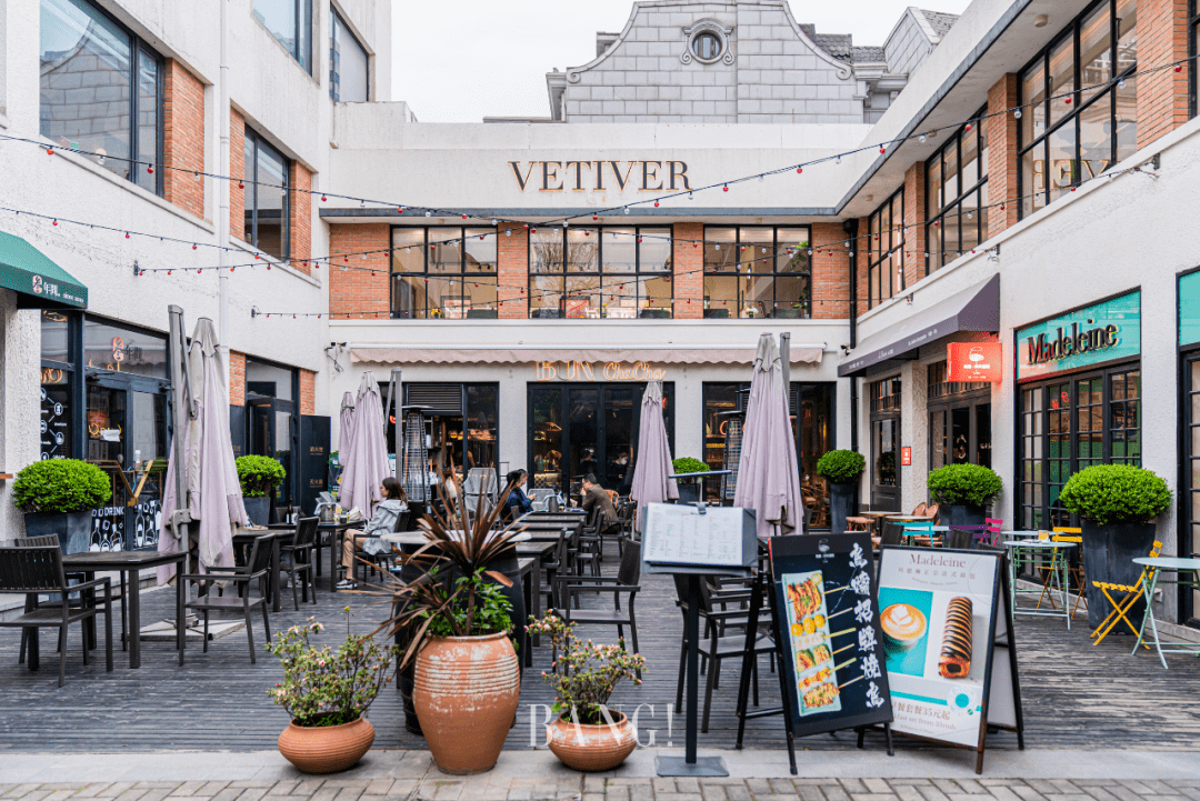 在靠近徐家汇商圈的吴兴路上,the weave 吴界以前卫潮流气质与满满