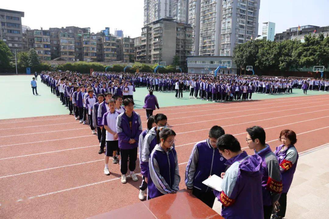 南充高中顺庆校区开展避震应急疏散演练,反恐防暴处突演练和校园反恐