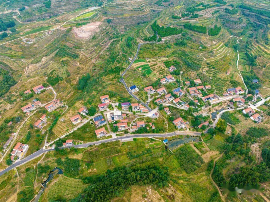 位于南麻街道办事处驻地南 15 公里处,高村河中段,东临燕崖镇流苏官庄