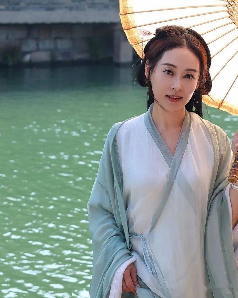 杨卓娜汉服look如诗如画 古色古香靓绝浙江_古装_相片_造型