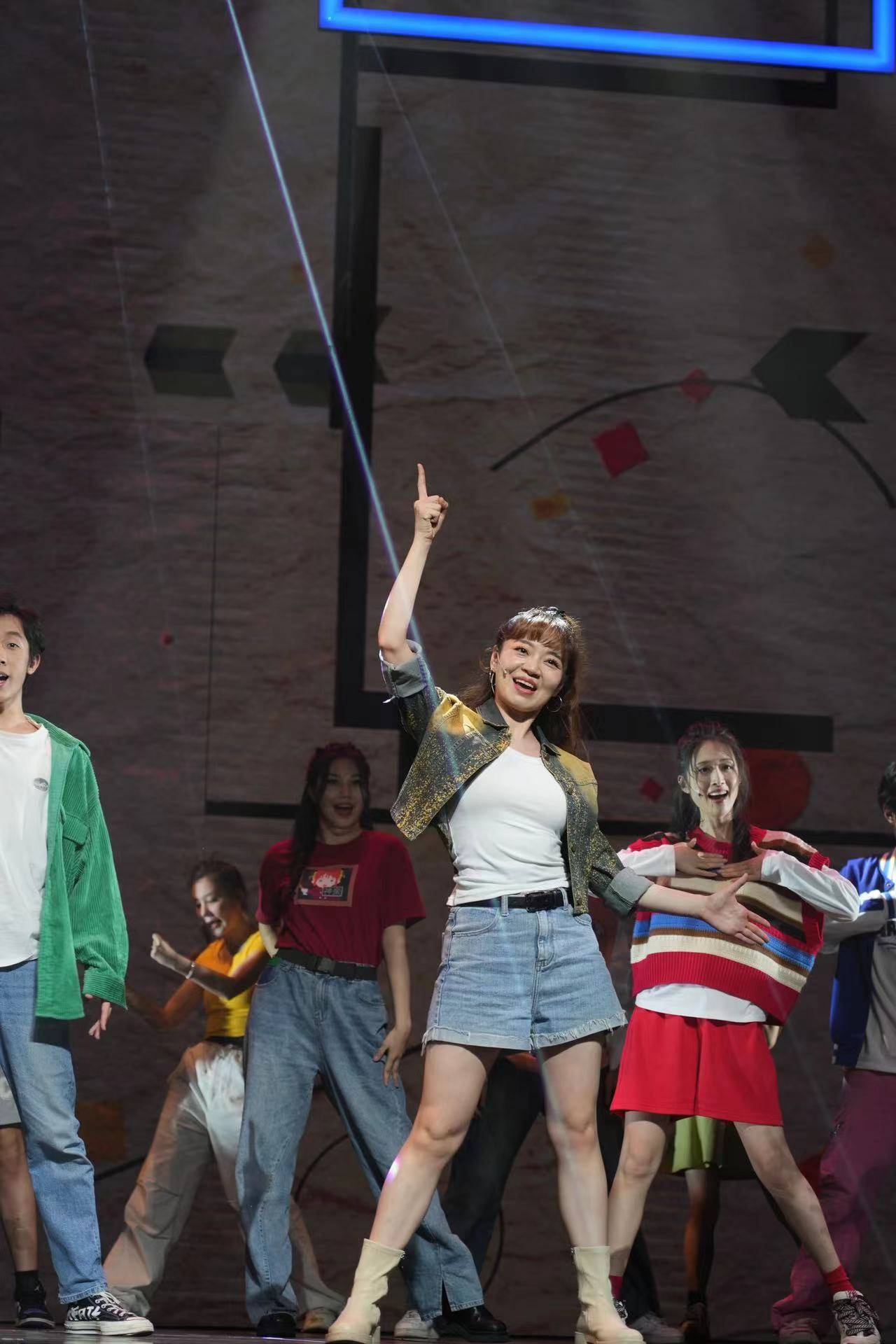 《辅导员》的参演演员主要为上海戏剧学院师生,其中也包括了部分专职