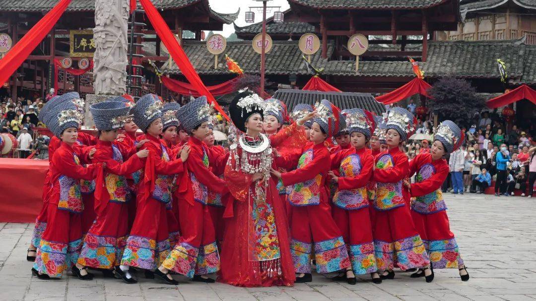 松桃:数万宾客共庆苗族"四月八"_文化_民族_活动