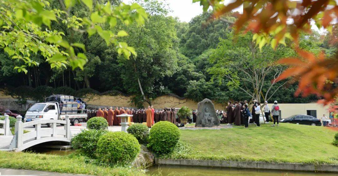 受方丈了证法师委托,监院仁悟法