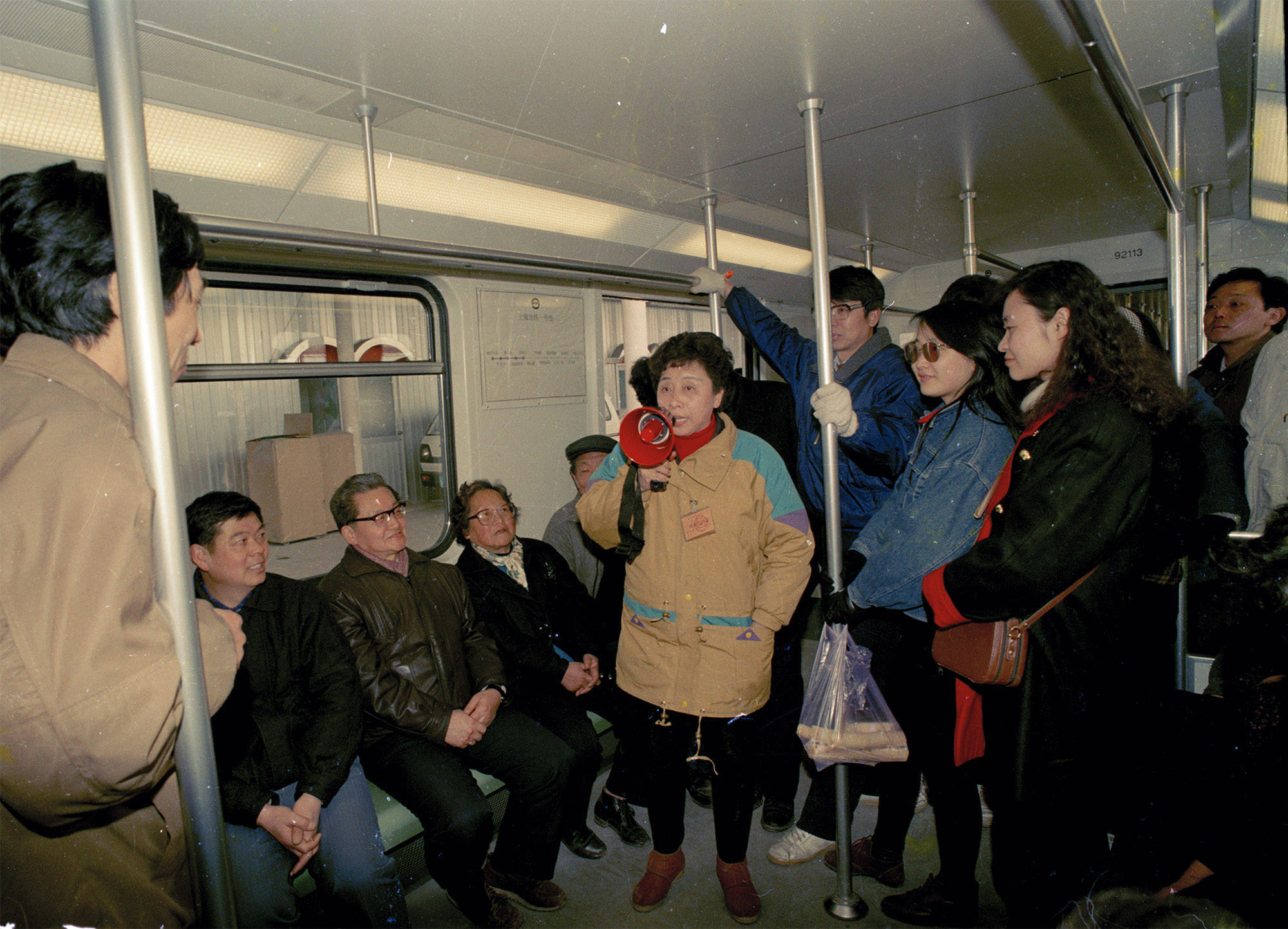 上海地铁1号线夹死人图片