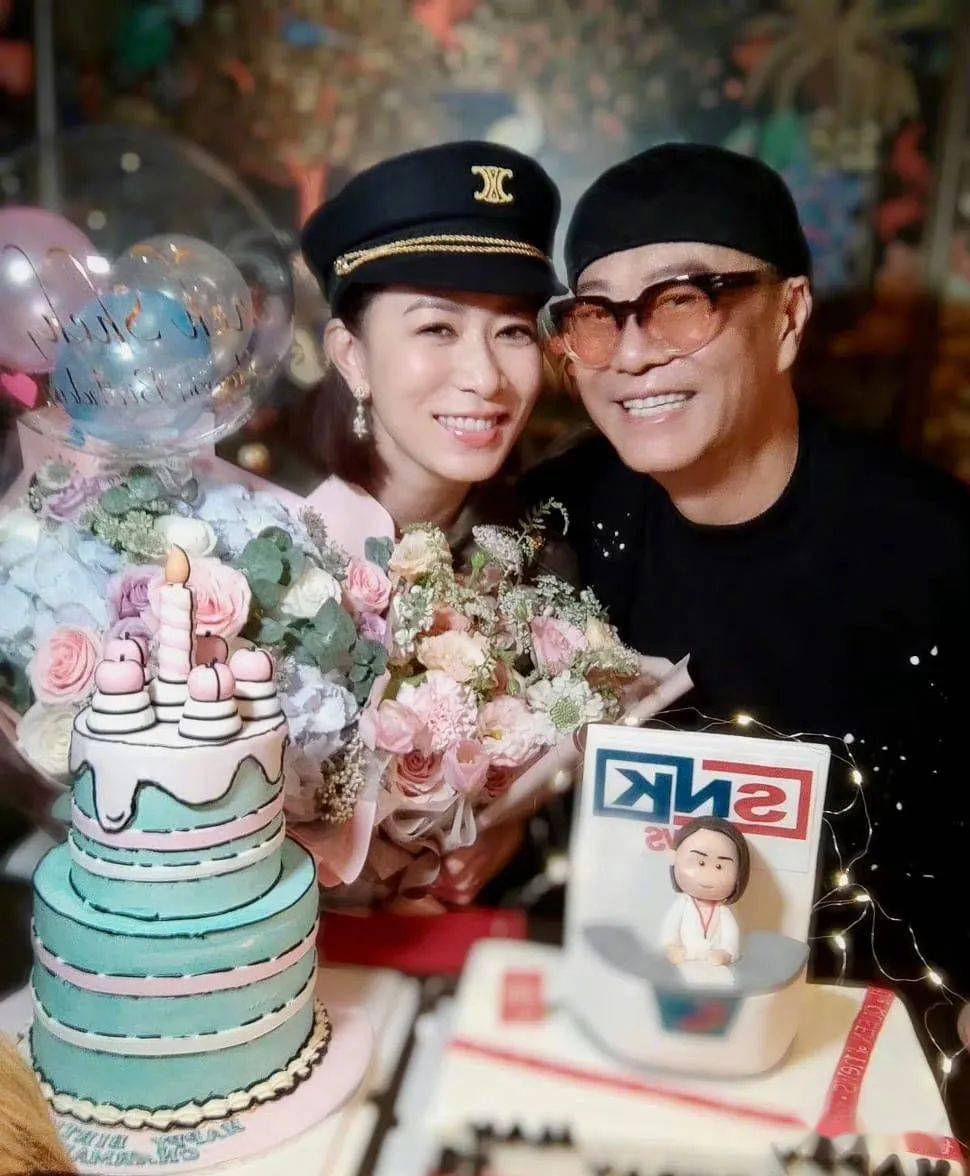 佘诗曼晒生日大合照 苗侨伟欧阳震华谢天华祝贺_镜头_一大_日照