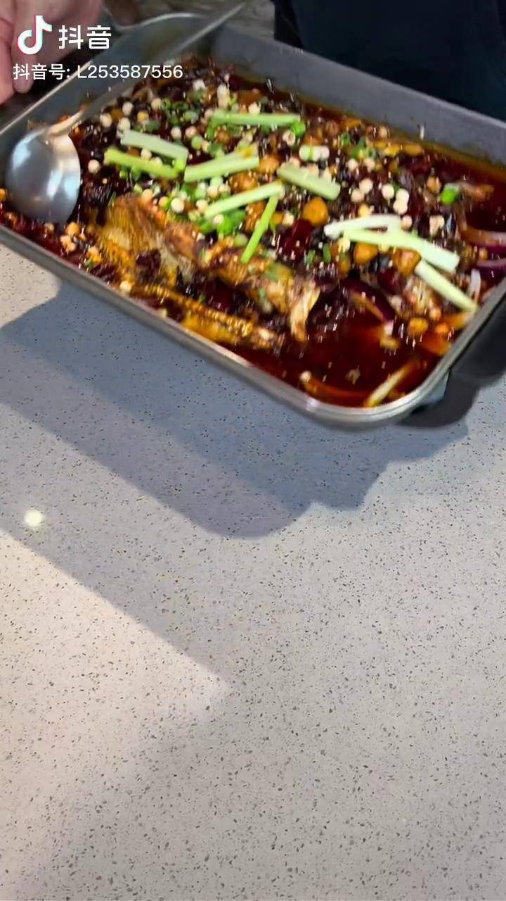 烤鱼 五矿天地巷子的花千代烤鱼抖音团购两斤梭边鱼只要99,快带上家人