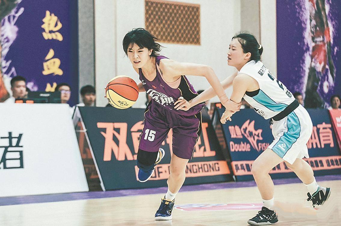 67周彤:爱打篮球的女孩都好看_球员_时候_队友