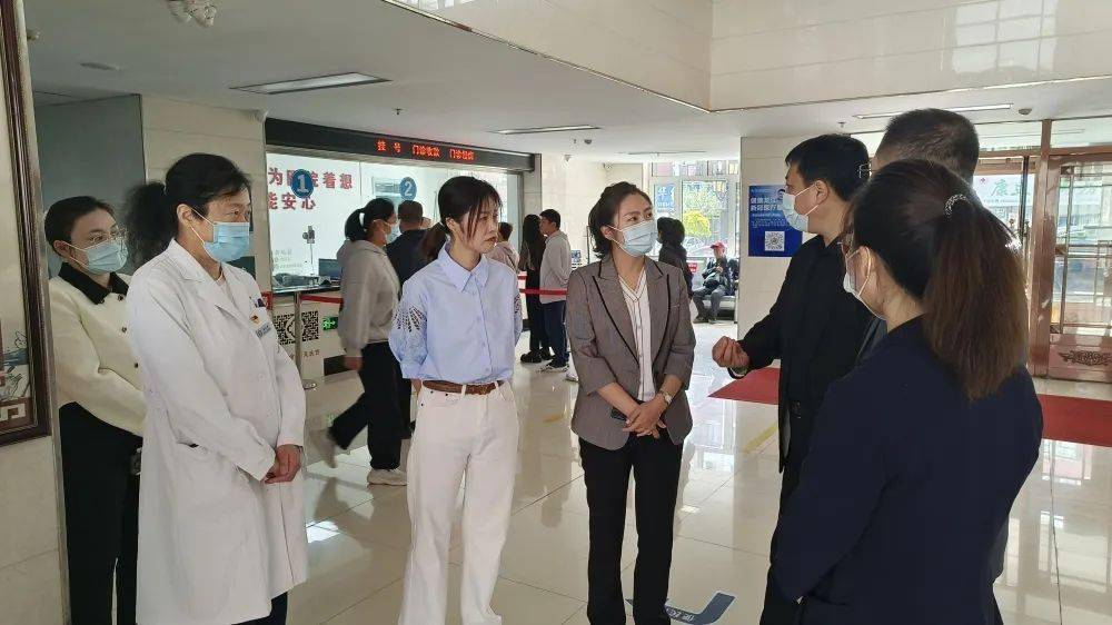 姜佳颖调研指导职工门诊共济工作_宣传_相关_政策