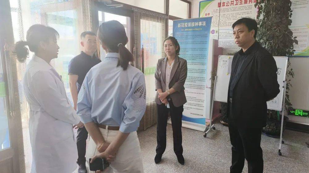 姜佳颖先后来到县中医院,神龙大药房和苏家店镇卫生院,与各机构相关