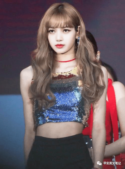 重庆一大学老师撞脸lisa爆红,高情商回应,获2000万人关注!