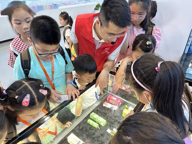 第36个世界无烟日:杭州萧山区为少年儿童揭开"花式"电子烟的伪装_法治