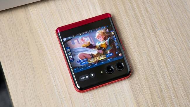 moto razr 40 ultra评测:最大外屏&最轻的竖折小手机