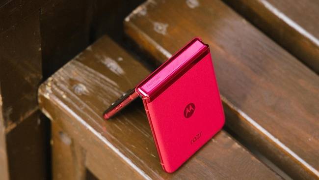 moto razr 40 ultra评测:最大外屏&最轻的竖折小手机