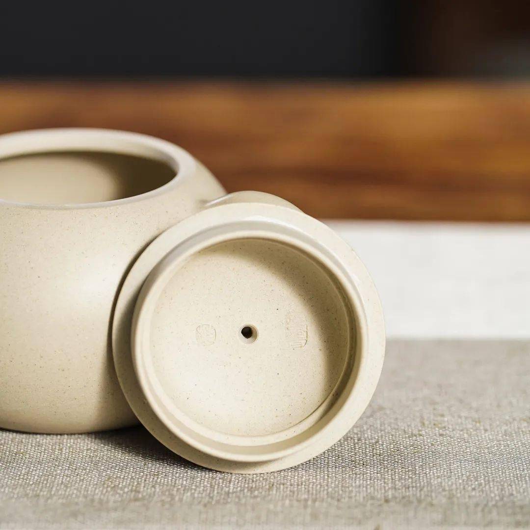 大师亲制象牙白紫砂壶,美得出尘脱俗!