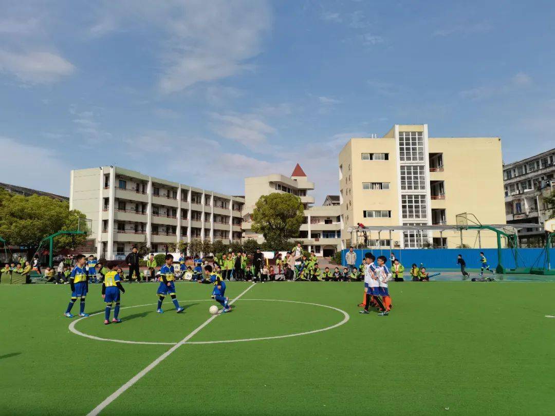 龙港六小乡村学校少年宫各类活动的开展,为学生健康成长搭建了展示