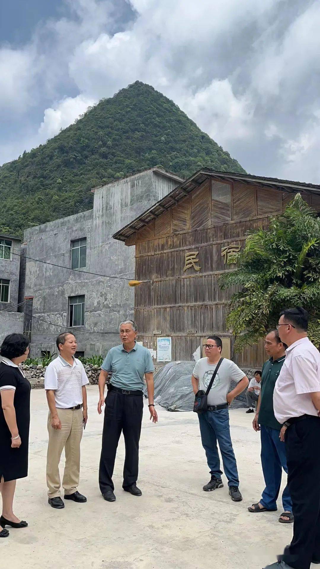 那坡生态环境局,县农业农村局,县文化广电体育和旅游局及城厢镇人民