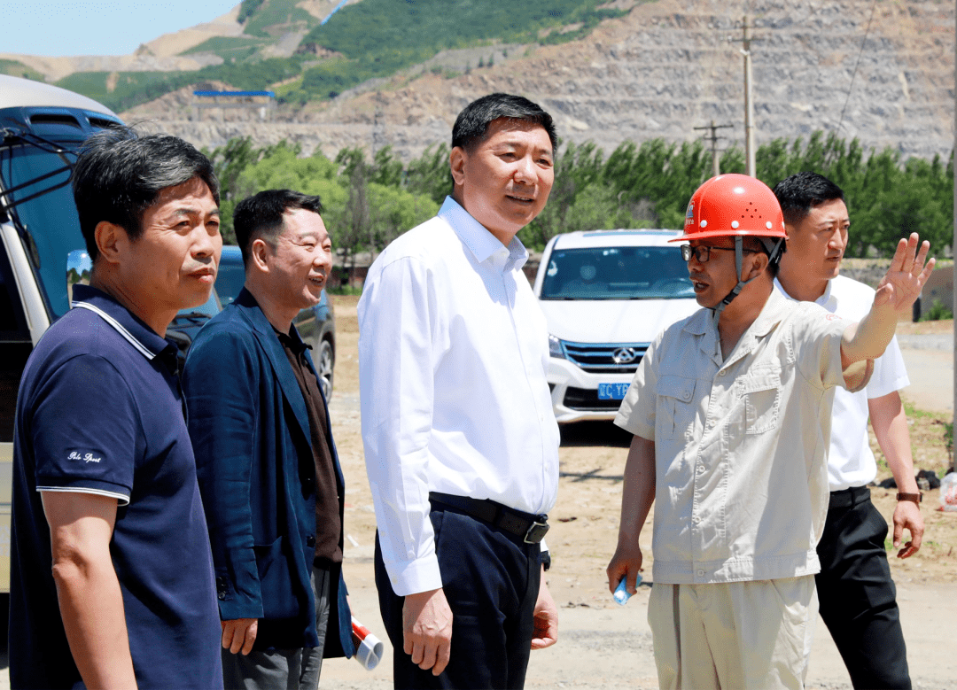 6月3日,鞍山市委书记王忠昆来到鞍山五矿陈台沟矿业有限公司,调研督导