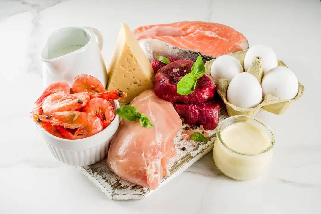 与中国城市人群普通膳食相比,本膳食模式减少钠摄入,同时减少了脂肪