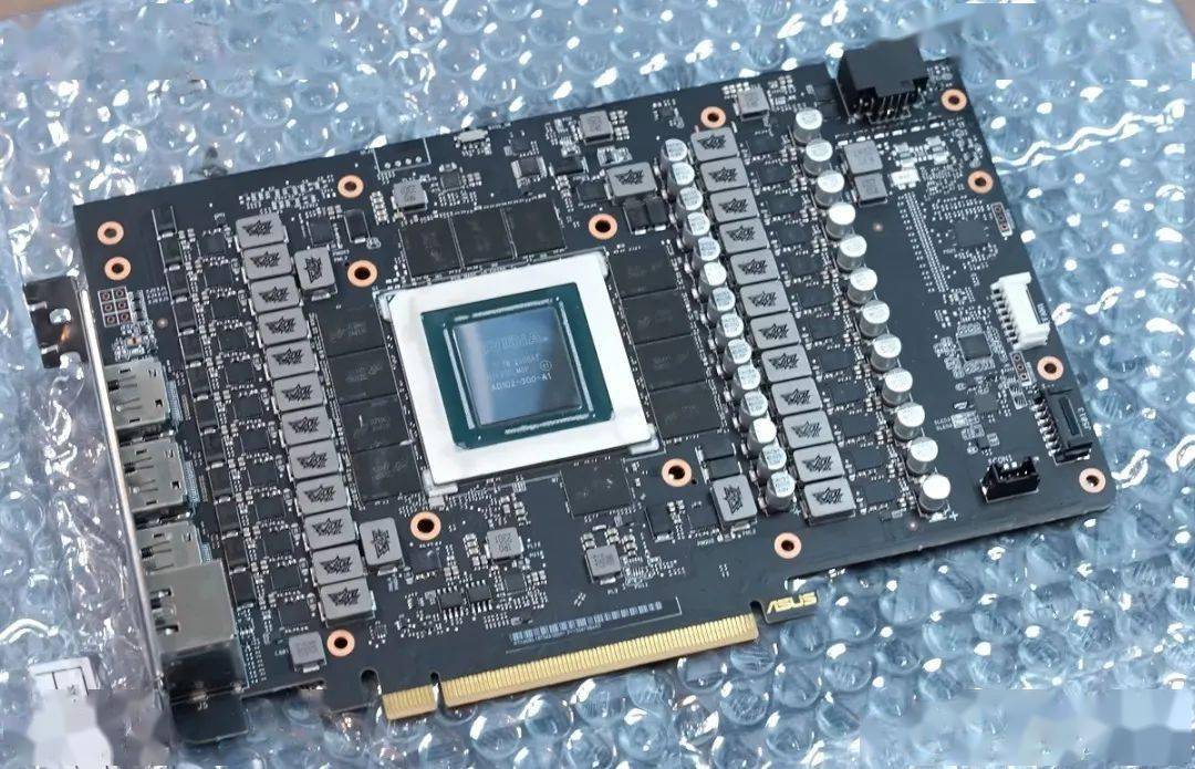 华硕rtx 4090 rog matrix显卡pcb详解:放置新的温度传感器,降低啸叫声