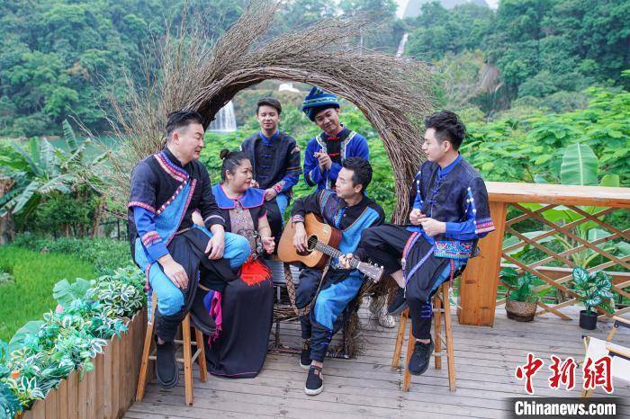 民歌新唱 广西乐手将壮语山歌融合流行乐脍炙人口_建平_组合_木棉