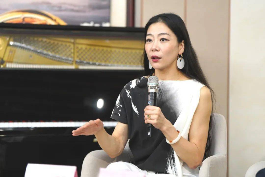 "我们从破晓出发,永不停歇追寻现代舞的未来"_玛莎·葛兰姆_作品_舞蹈