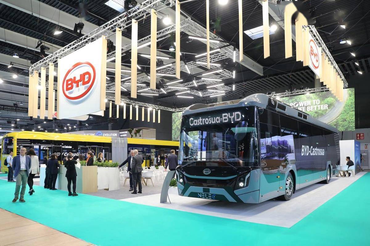比亚迪发布纯电大巴：拥有18.75m总长 内部可容纳140名乘客