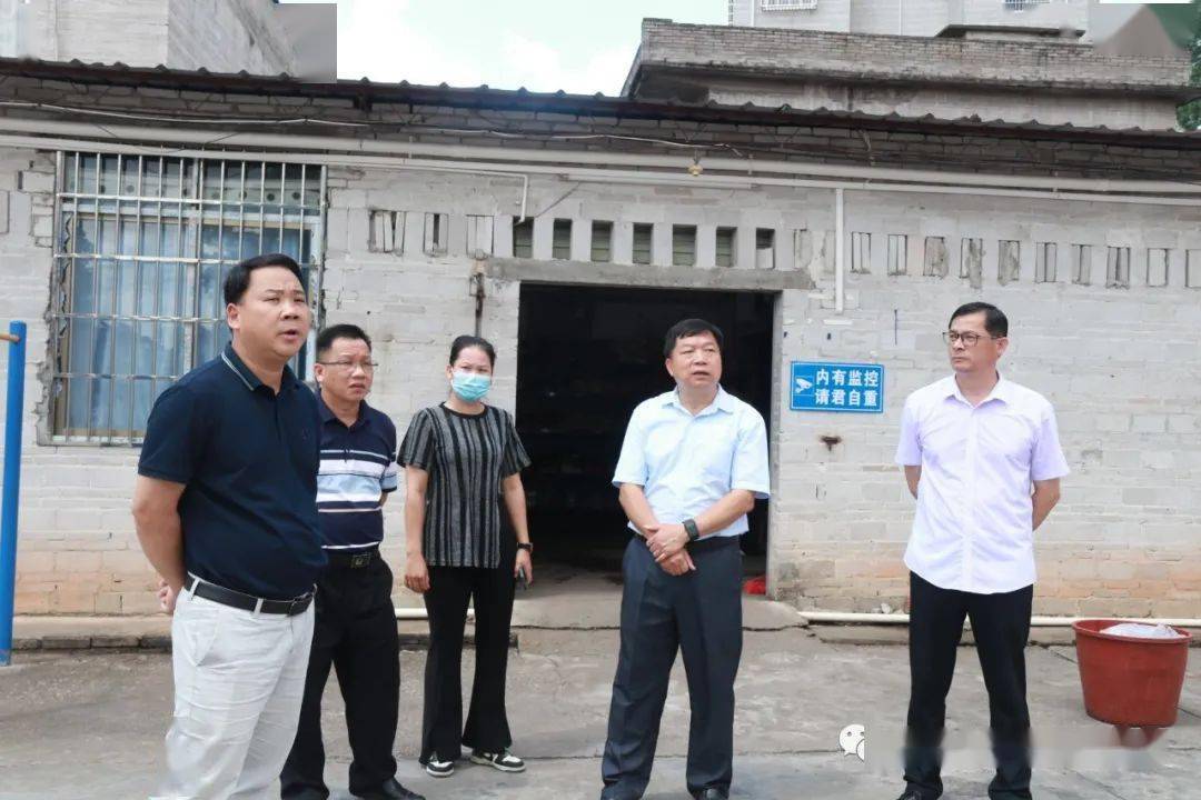 蒙土金一行先后来到太平镇四中,三中,二中,一中通过