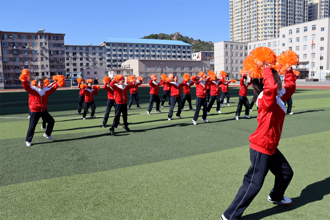 丹东市第五中学多彩社团结硕果_科技类_大赛_创新