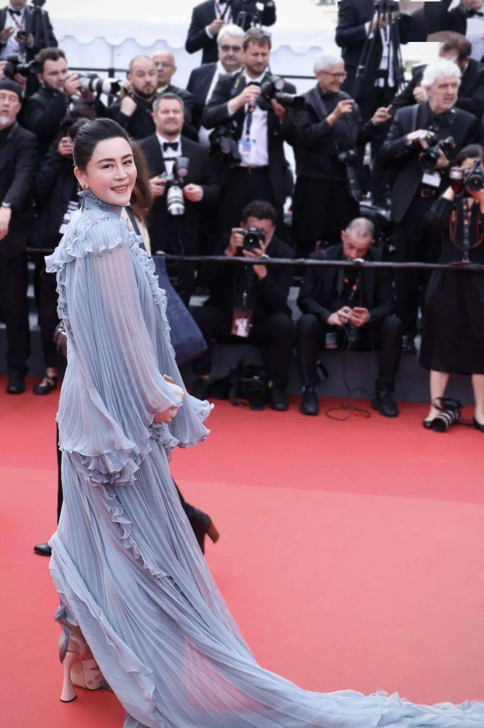 国际知名服装设计师王璇亮相戛纳电影节_xuan_世界_女士