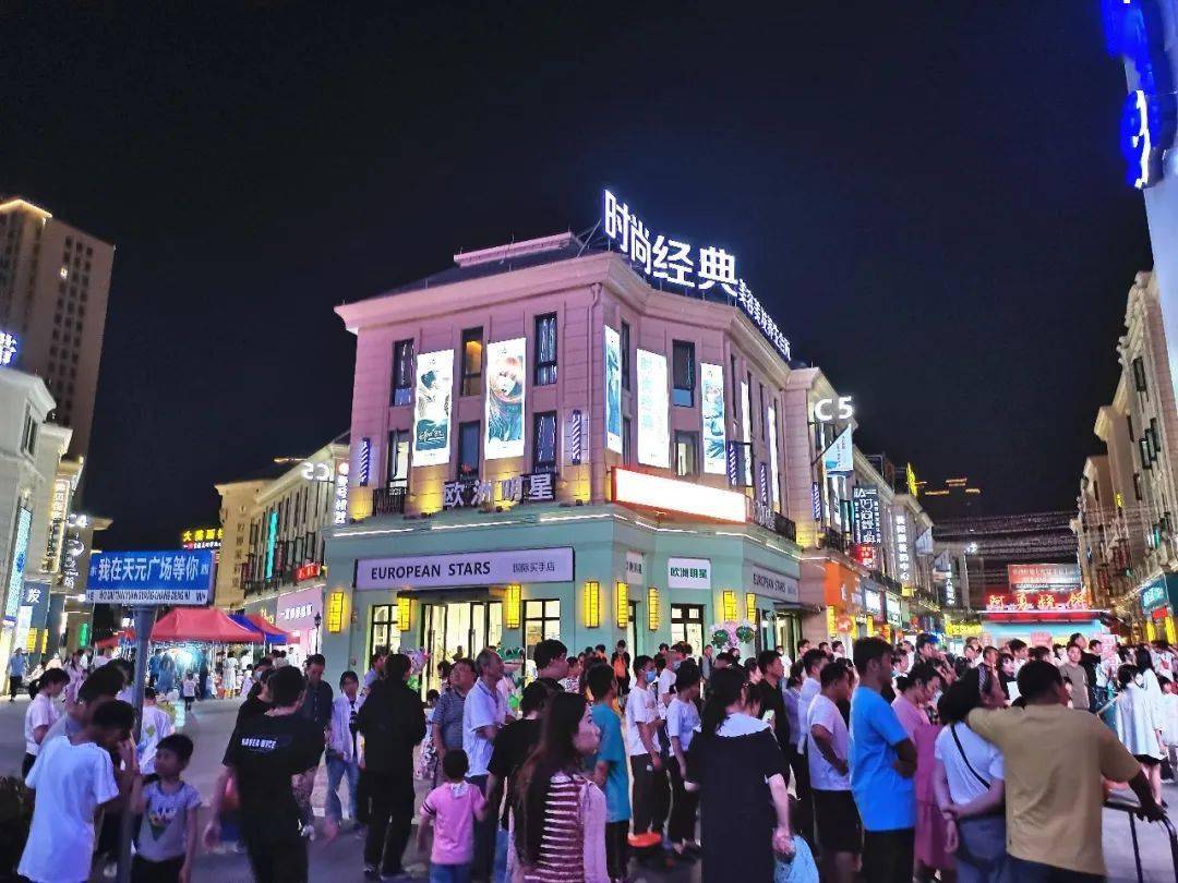 华都天元广场11座核酸采样亭"华丽变身"