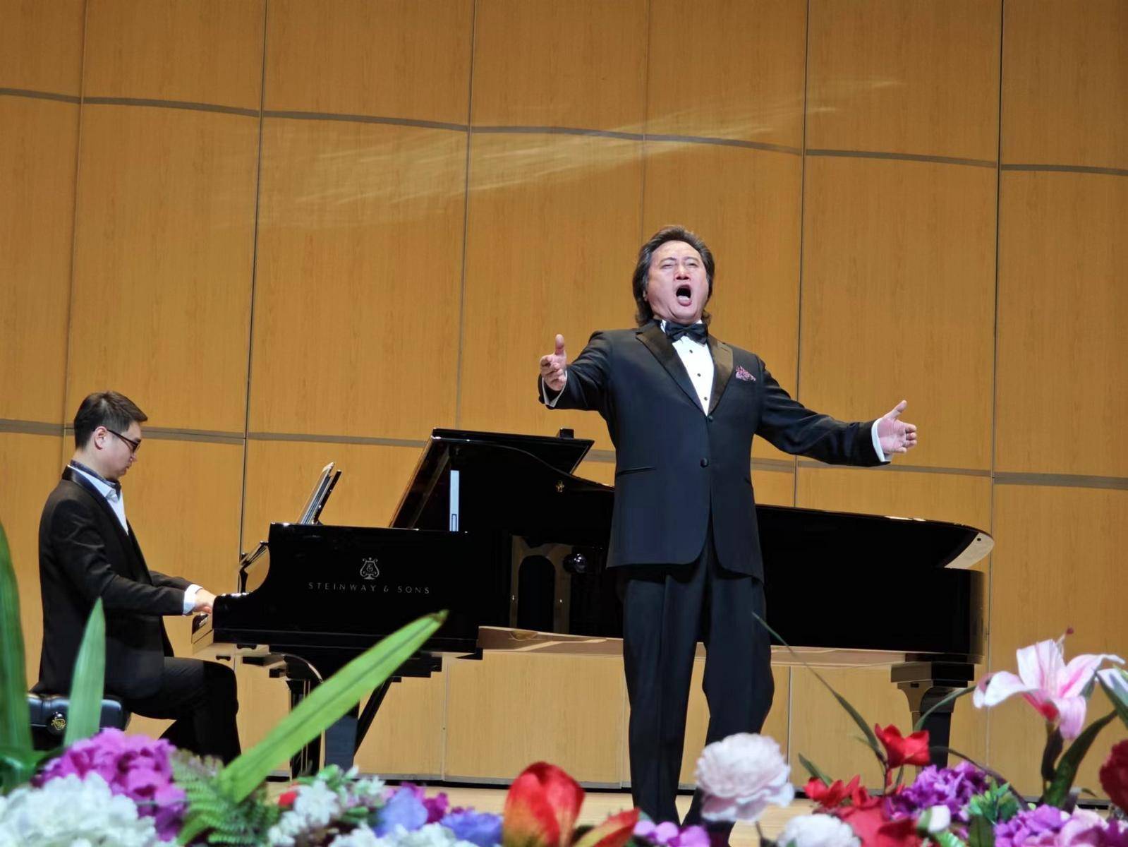 金钟奖获得者——被戴玉强称为"贺兰山之子"的男高音歌唱家王泽南还