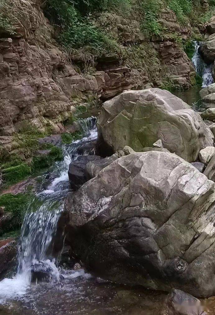 第三十世住邢西静峪云栖邺川筼谷筱堂沙门方秀憨隐士撰并书丹金主张爱