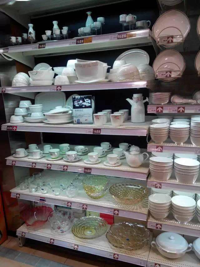 胖东来商品陈列的八条原则,附配图和点评!_零售_货架_颜色