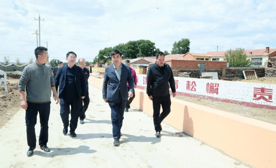 要闻 | 王彪赴特布不落帮扶村调研慰问_工作_体育_生活