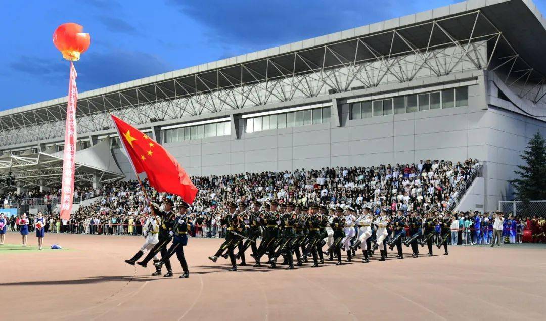 升国旗,唱国歌part02设计学院二连浩特国际学院国际交流学院美术学院