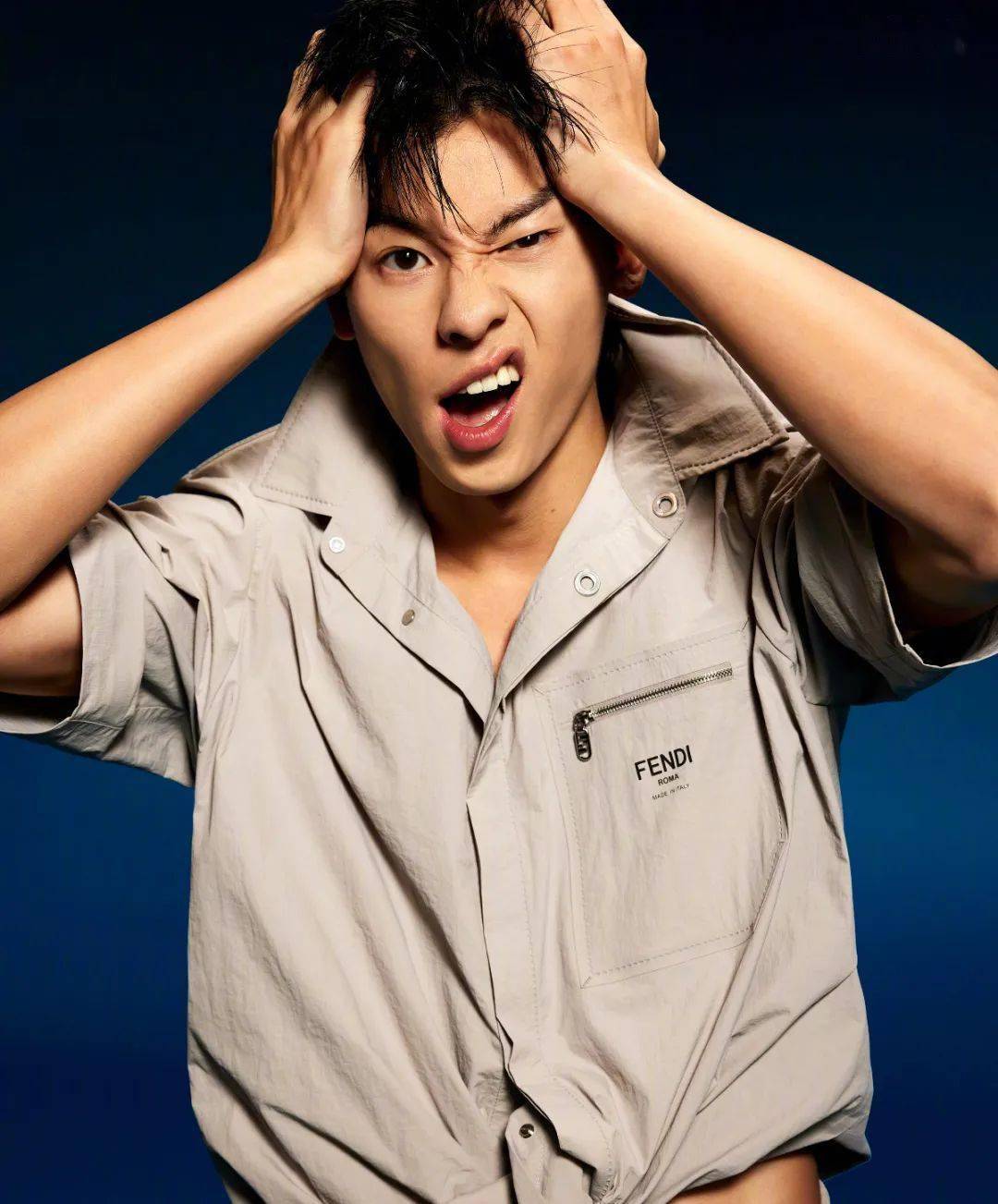 这位帅哥最近经常见面哦